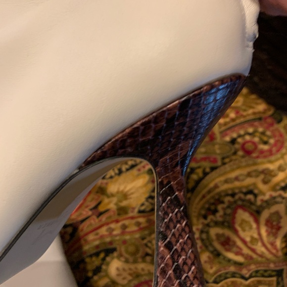 Marc Fisher White Women's Ankle Boots 81/2 - Picture 6 of 7